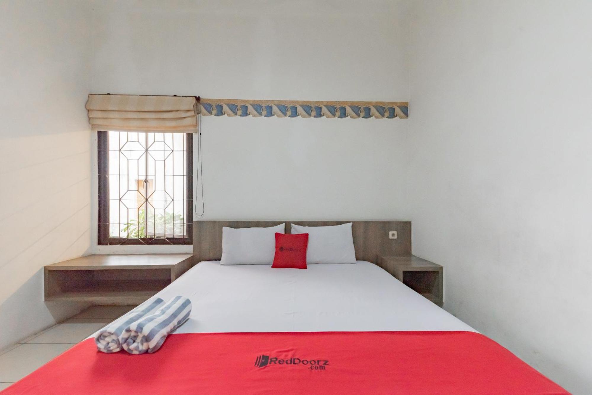 Reddoorz Near Taman Kota Lapang Merdeka Sukabumi Exterior foto